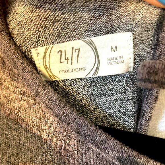 NWOT Maurices camouflage soft long sleeve shirts with a cute backing. Size med - Picture 3 of 3